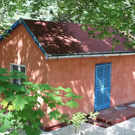 Tulipan مكان تخييم Gyenesdiás